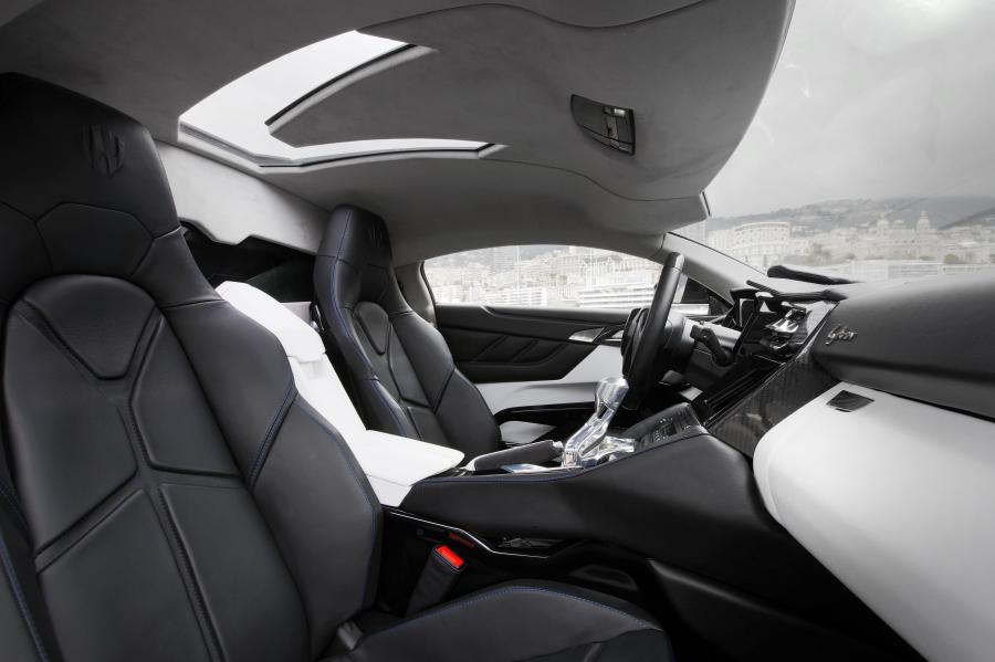 Интерьер W Motors Lykan HyperSport 2014 года  (фото 11 из 31)